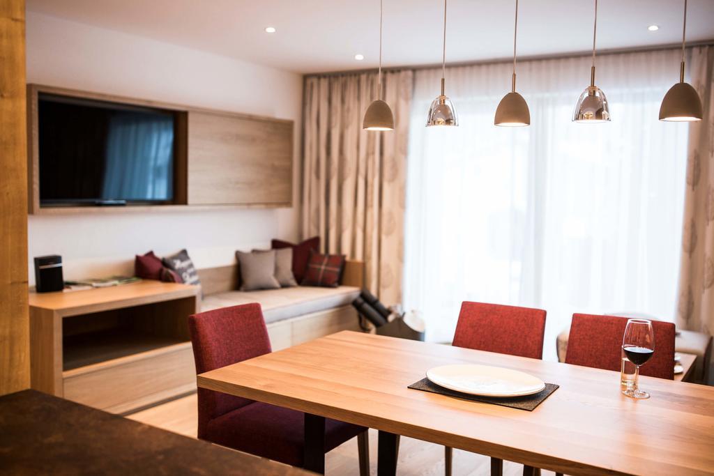 Slow Living Suite - Ferienwohnung Mit Privater Sauna & Garten Fiss Εξωτερικό φωτογραφία